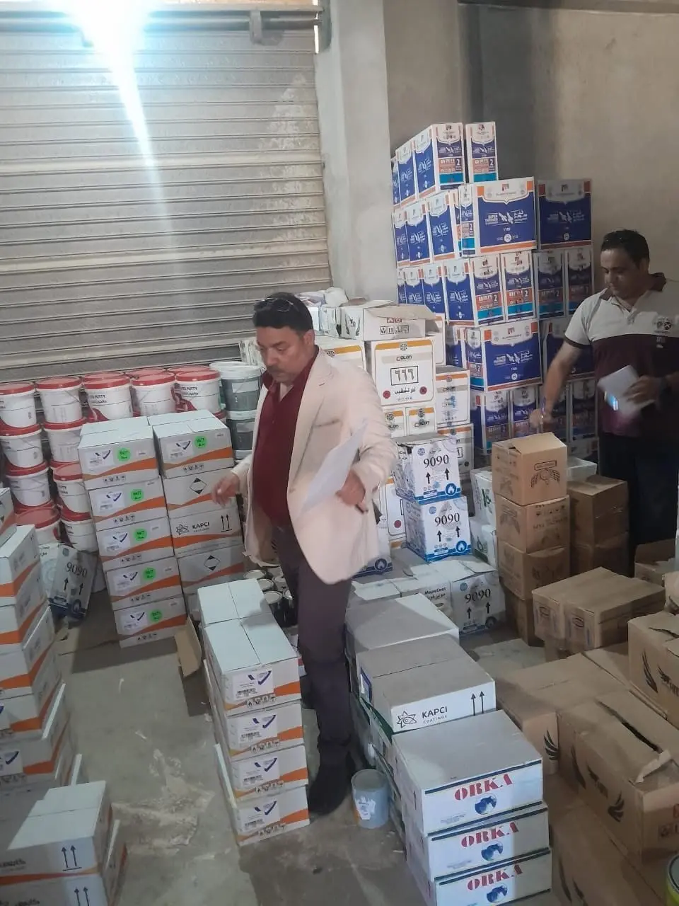 عين الرقابة لا تنام.. كيف ضبطت تموين بني سويف 180 عبوة بويات بدون فواتير وأسقطت مخالفات خطيرة تهدد سلامة المستهلكين؟