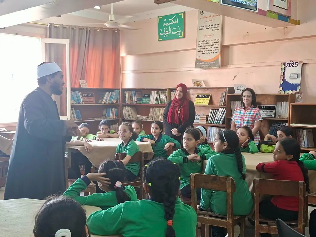 في إطار حملة «على درب الأبطال» بالتعاون مع تكافؤ الفرص.. الشيخ أحمد علي يؤكد لطلاب مدرسة الدعوة الإسلامية أن حب الوطن واجب ديني ووطني