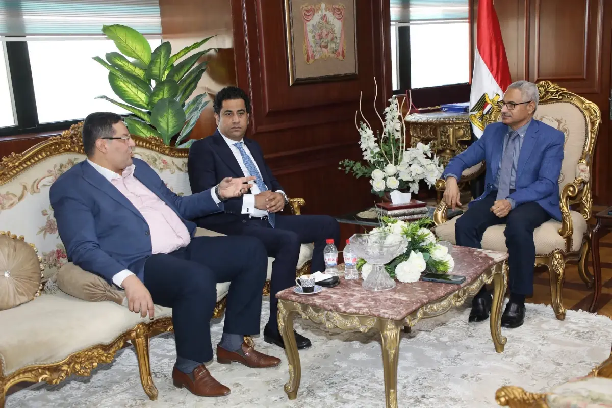 بروح الفريق الواحد.. اللواء عبد الله عبد العزيز يناقش مع النواب الموقف التنفيذي لمشروعات الصرف الصحي ببليفيا وبني حمد ودموشيا وبياض العرب