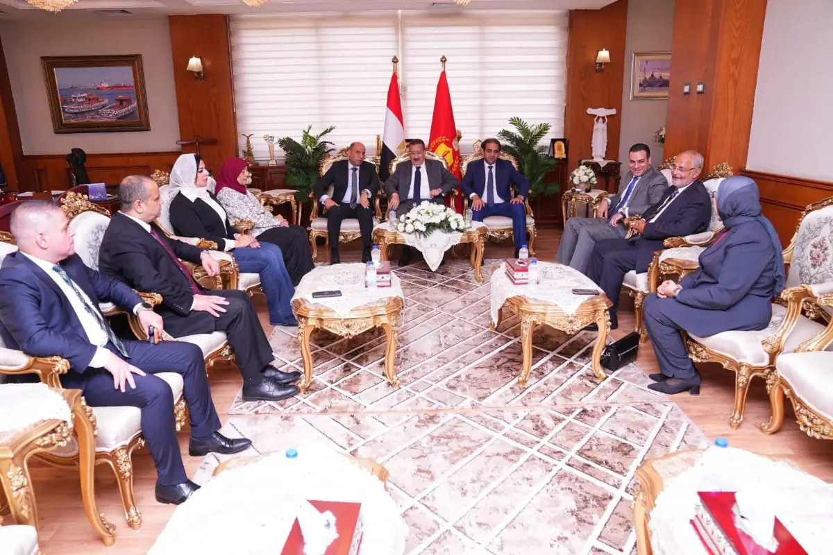 وزير العمل ومحافظ بورسعيد يبحثان تعزيز ملفات التشغيل والتدريب وسبل دعم العمالة في مستهل جولة ميدانية بالمحافظة