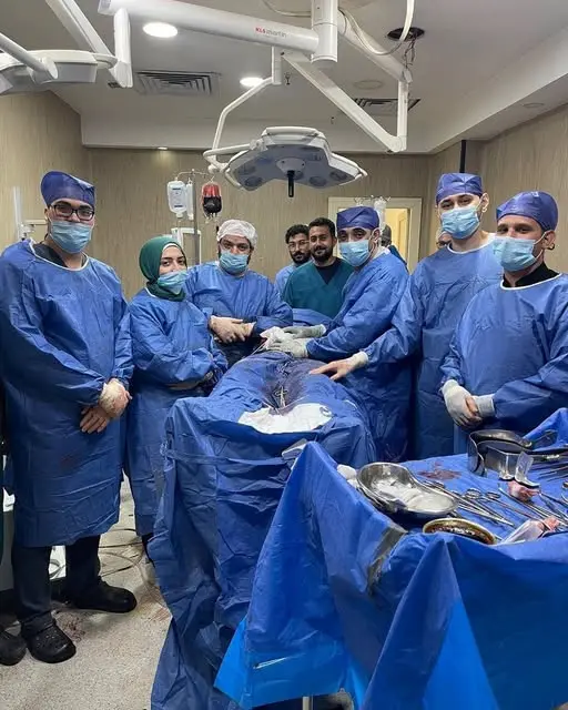 تدخل جراحي عاجل ومعقد.. أطباء مستشفى بني سويف الجامعي ينقذون شاباً من موت محقق إثر حادث تصادم خلف إصابات خطيرة بالبطن والصدر والرئتين