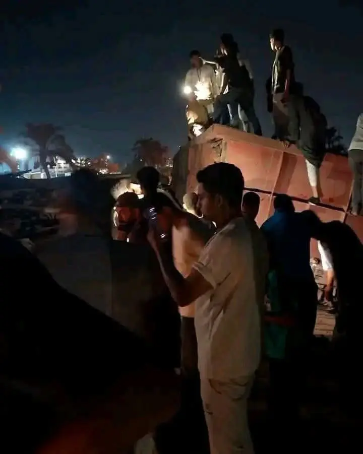 إصابة سائق ومساعده في تصادم قطاري بضائع بمحطة البليدة بالعياط.. والسكك الحديدية تحرك معدات الطوارئ
