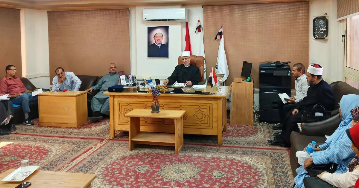 لاستعراض نتائج المتابعة الميدانية مع بداية العام الدراسي.. الدكتور ياسر سلامة يشدد على التعامل الفوري مع الملاحظات ودعم الانضباط بالمعاهد الأزهرية