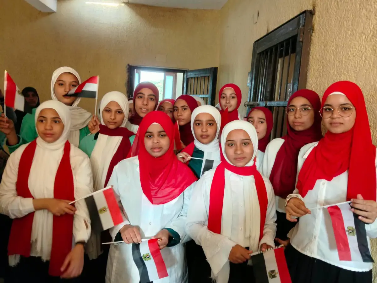 طالبات التمريض يشاركن في احتفالات ذكرى أكتوبر المجيدة بتأكيد الانتماء والوطنية وغرس روح التضحية لدى أجيال المستقبل