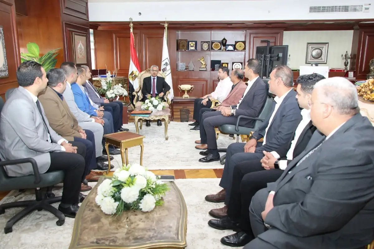 محافظ بني سويف يستقبل مجلس إدارة نادي بني سويف الرياضي الجديد ويؤكد على تكاتف الجهود لخدمة الأعضاء