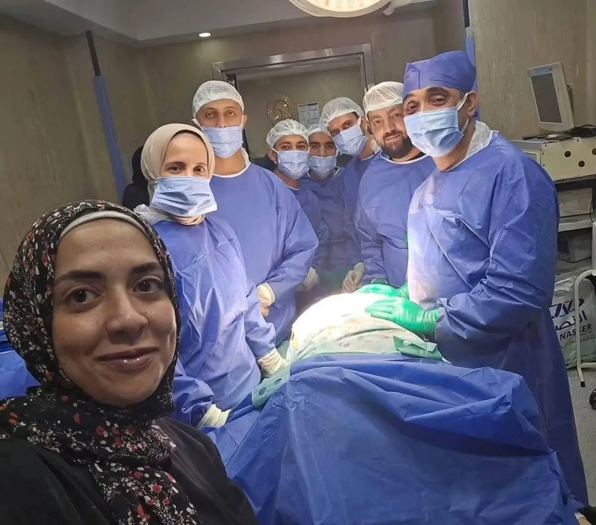 في سابقة هي الأولى من نوعها.. نجاح جراحي معقد بمستشفيات جامعة بني سويف لاستئصال فتق ضخم وإعادة أحشاء البطن باستخدام تقنية «حقن البوتكس» المبتكرة دون دخول الرعاية المركزة