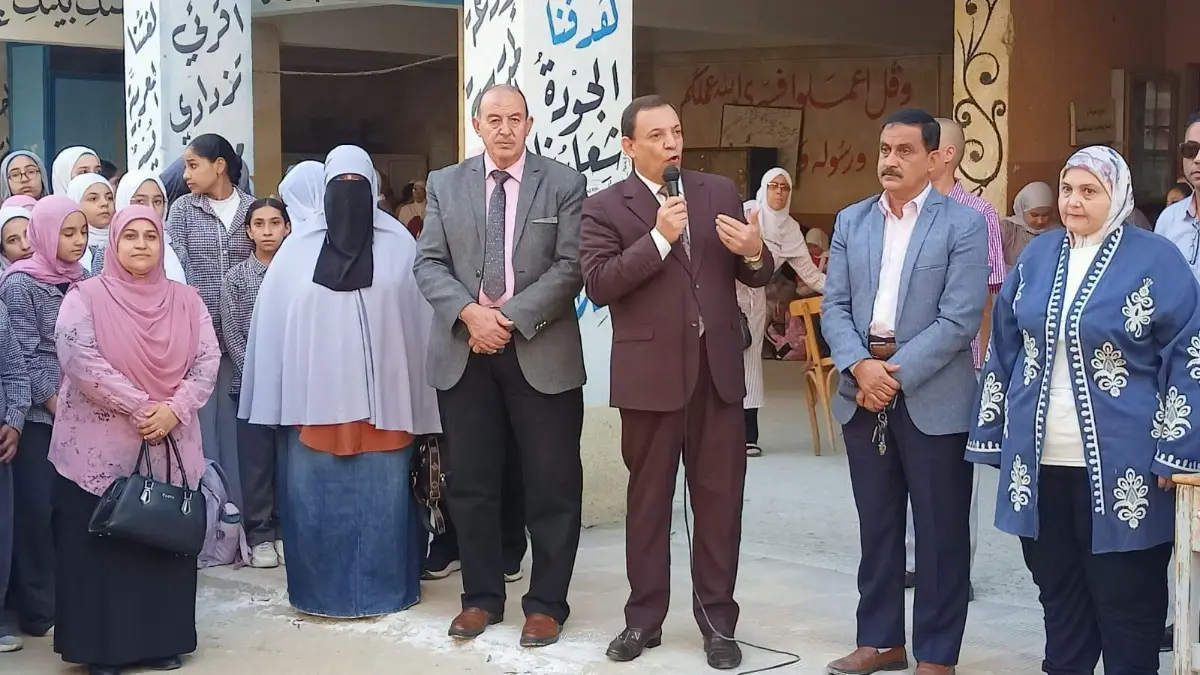 في طابور الصباح وندوة توعوية كبرى.. منطقة وعظ بني سويف تغرس قيم الانتماء وبطولات الجيش المصري في نفوس طلاب مدرسة الصفا