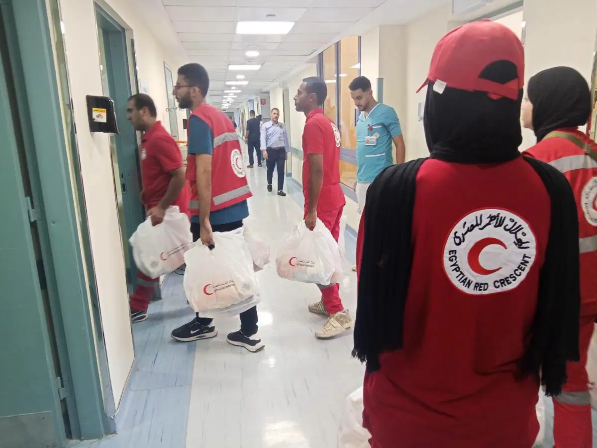 الهلال الأحمر يقدم الدعم النفسي للإغاثة في حادث نويبع (22 حالة وفاة و29 مصاباً)